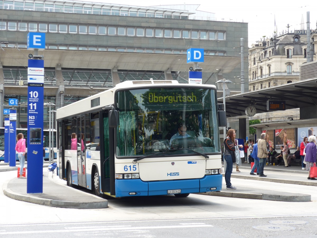 (150'584) - VBL Luzern - Nr. 615/LU 202'615 - Scania/Hess am 10. Mai 2014 beim Bahnhof Luzern