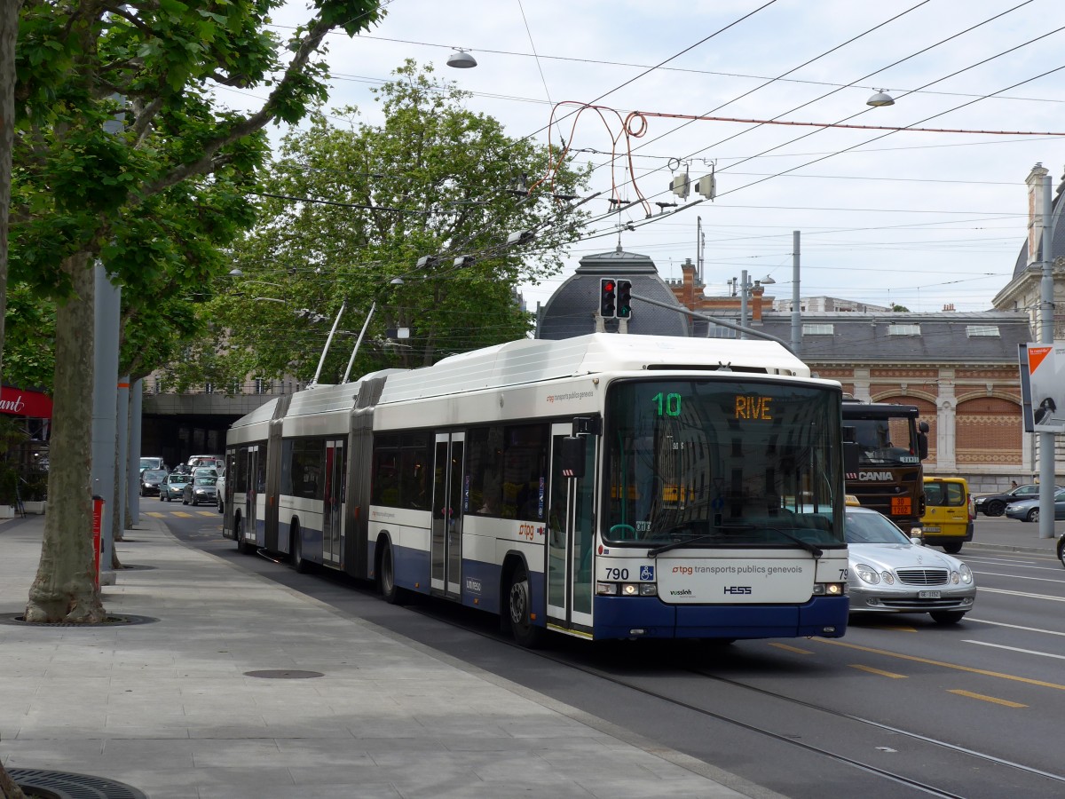 (150'869) - TPG Genve - Nr. 790 - Hess/Hess Doppelgelenktrolleybus am 26. Mai 2014 in Genve, Place des Vingt-Deux-Cantons