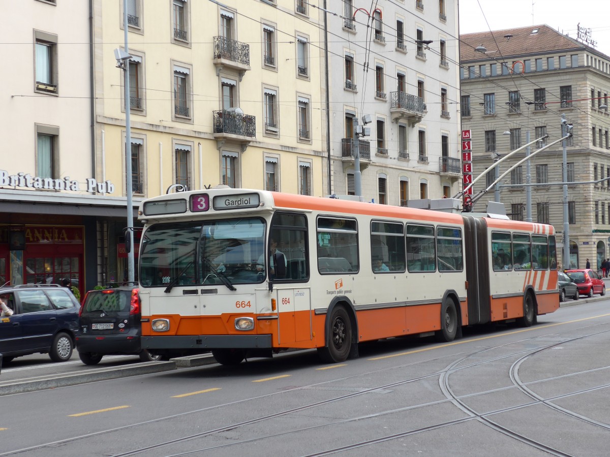 (150'887) - TPG Genve - Nr. 664 - Saurer/Hess Gelenktrolleybus am 26. Mai 2014 beim Bahnhof Genve