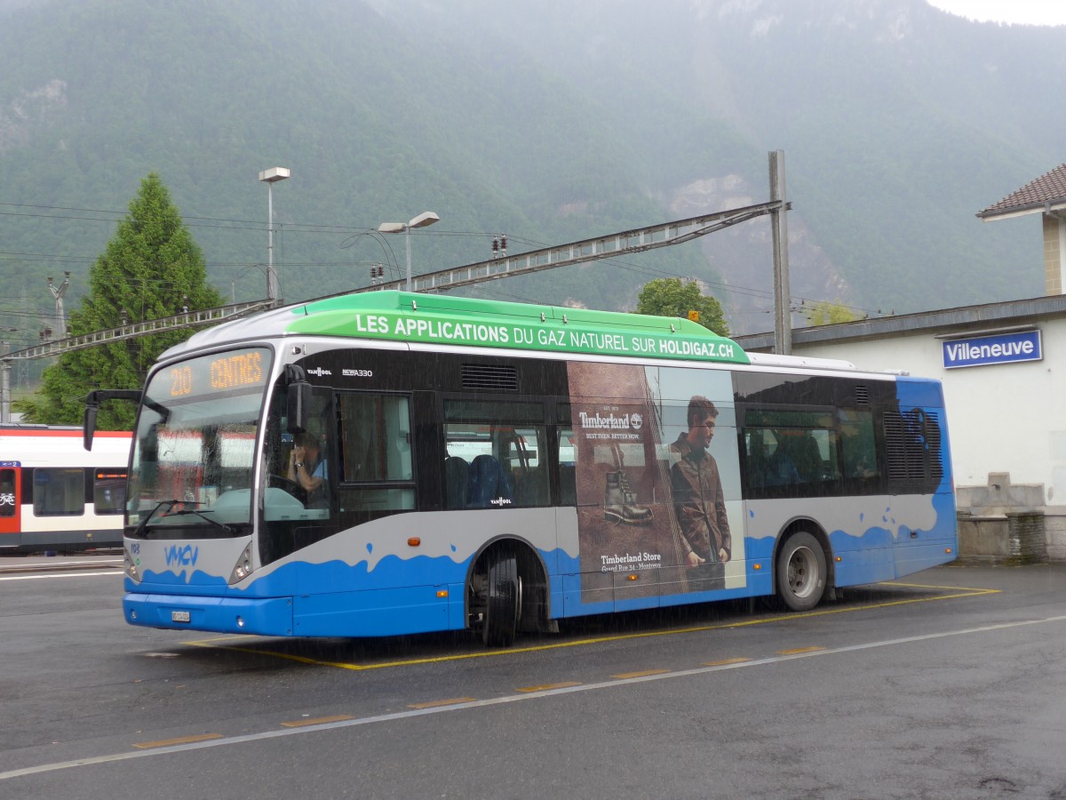 (150'900) - VMCV Clarens - Nr. 103/VD 114'024 - Van Hool am 26. Mai 2014 beim Bahnhof Villeneuve