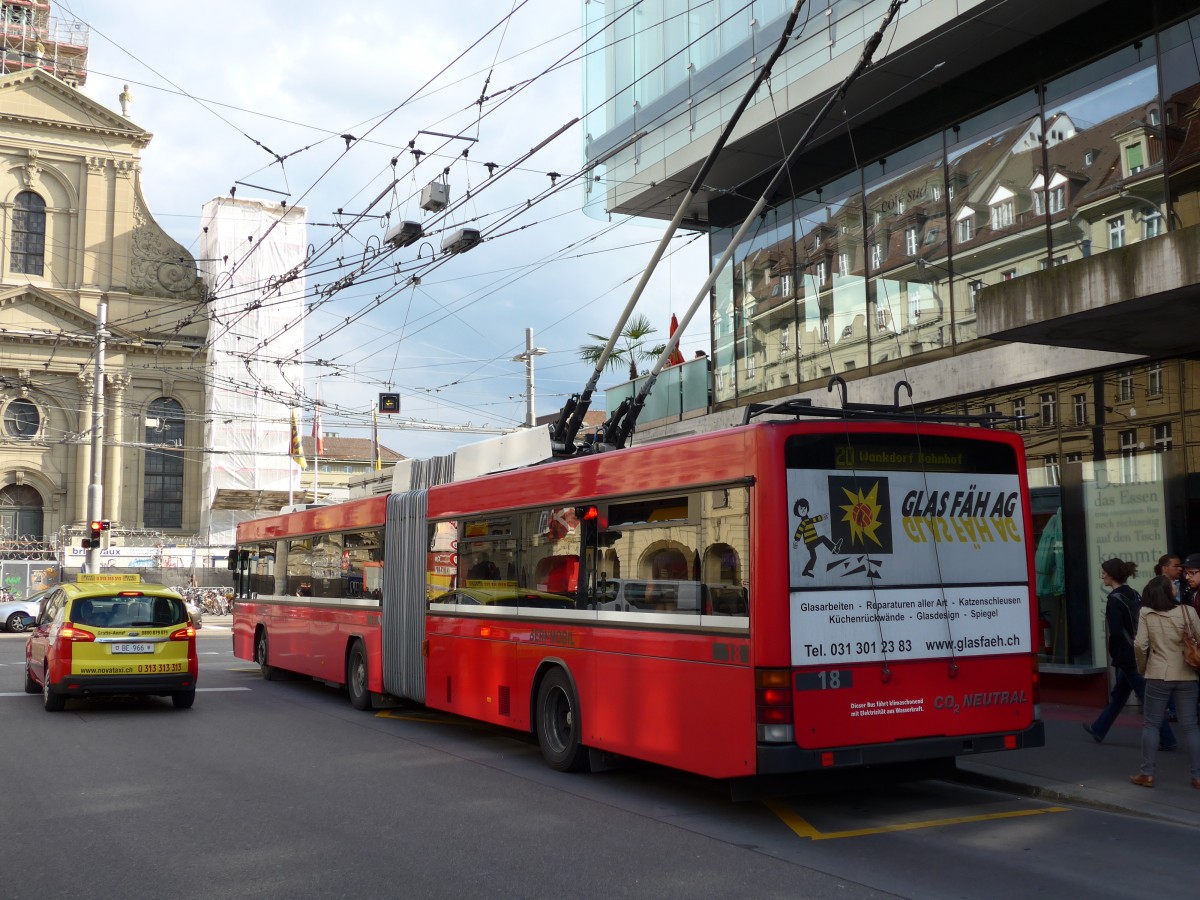 (151'013) - Bernmobil, Bern - Nr. 18 - NAW/Hess Gelenktrolleybus am 28. Mai 2014 beim Bahnhof Bern