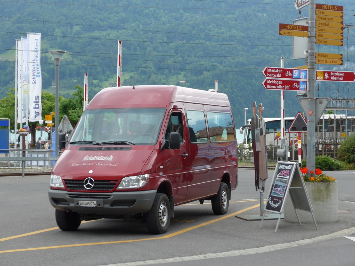 (151'556) - Grandhotel Giessbach, Brienz - BE 465'074 - Mercedes am 15. Juni 2014 beim Bahnhof Brienz