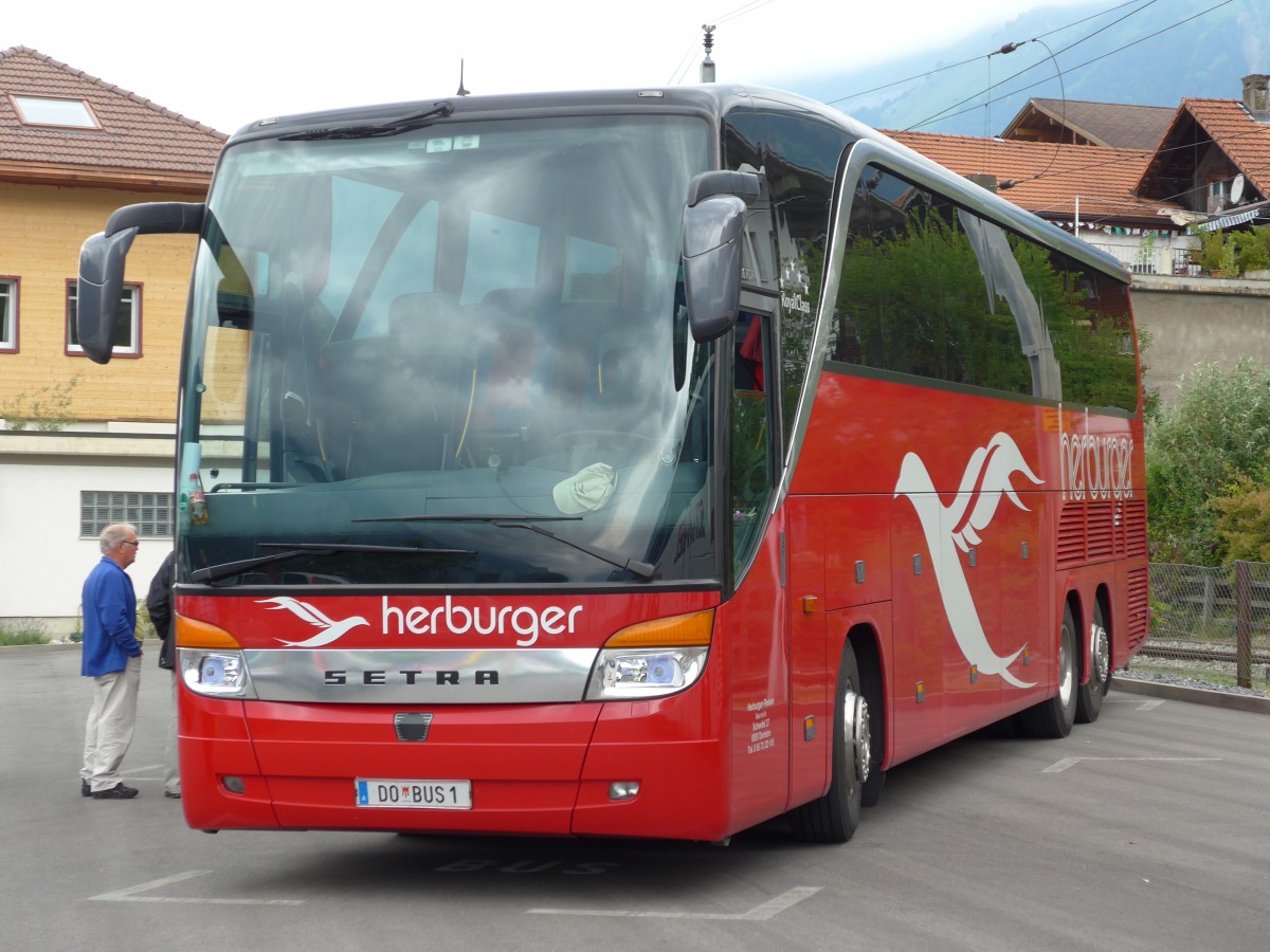 (151'559) - Aus Oesterreich: Herburger, Dornbirn - DO BUS 1 - Setra am 15. Juni 2014 beim Bahnhof Brienz