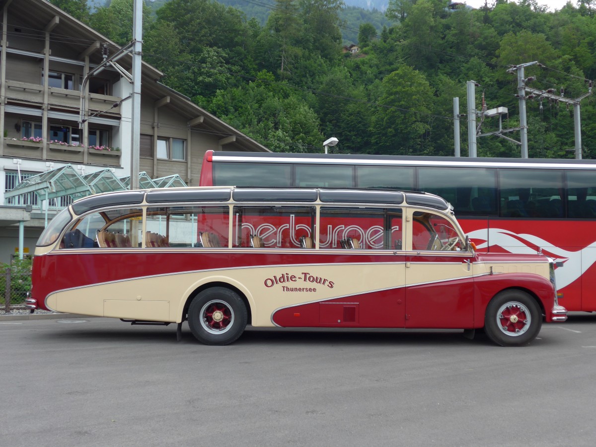 (151'561) - Reusser, Thun - BE 8484 - Saurer/R&J (ex Hsler, Menziken) am 15. Juni 2014 beim Bahnhof Brienz