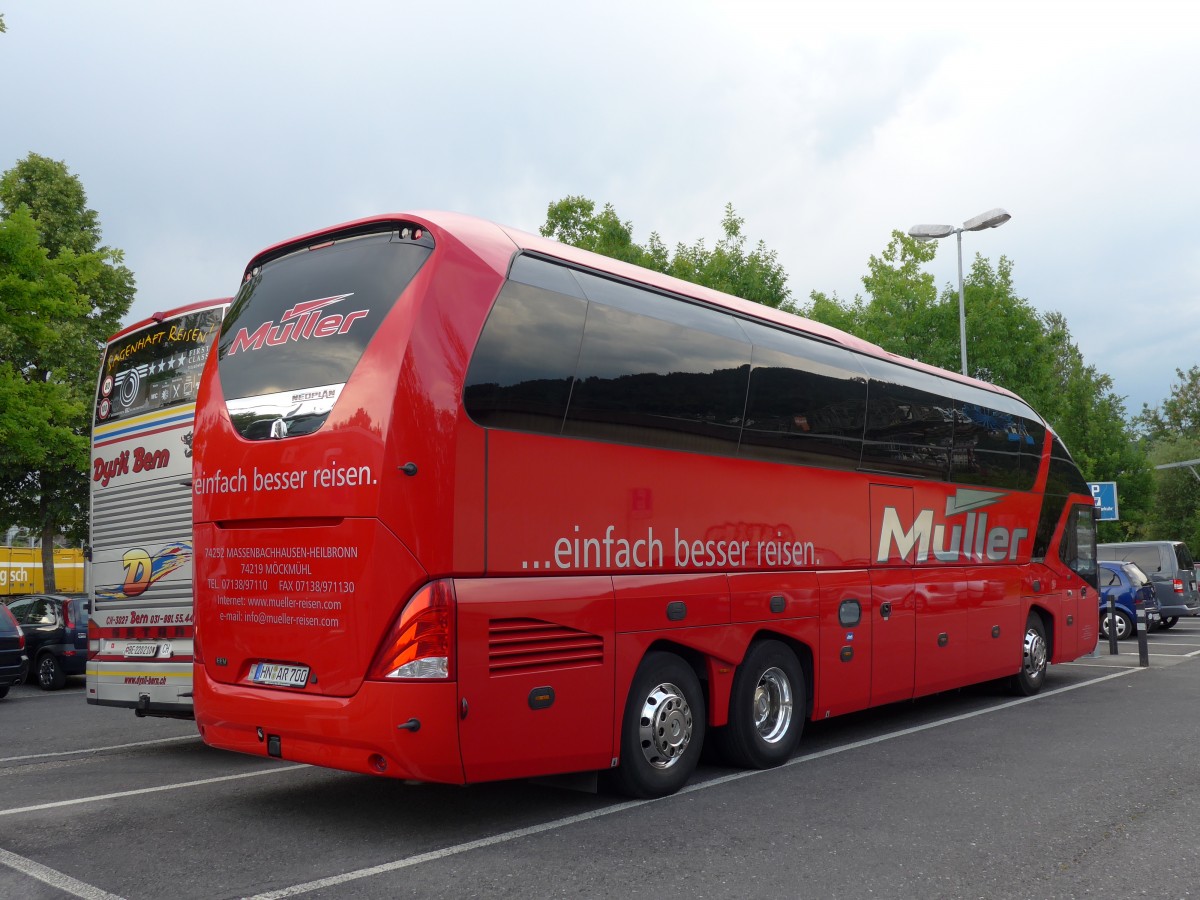 (151'600) - Aus Deutschland: Mller, Massenbachhausen - Nr. 27/HN-AR 700 - Neoplan am 19. Juni 2014 in Thun, Seestrasse