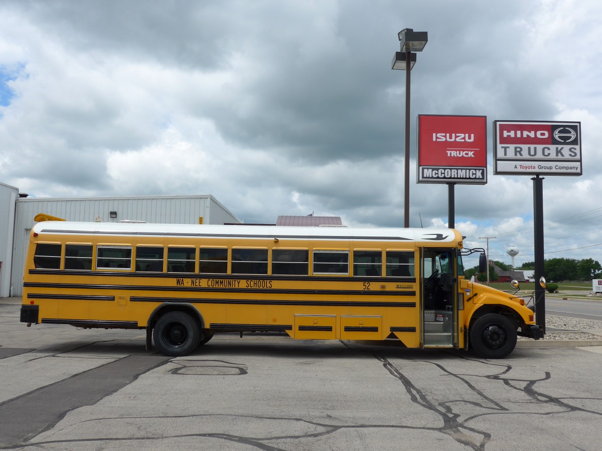 (152'958) - WA-NEE, Nappanee - Nr. 52/21'208 - Bluebird am 16. Juli 2014 in Nappanee, Garage McCormick