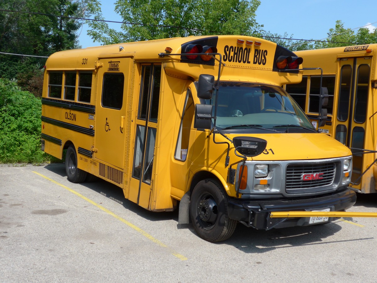 (152'989) - Olson, Gurnee - Nr. 331/70'828 SB - GMC/Thomas am 17. Juli 2014 in Gurnee, Garage