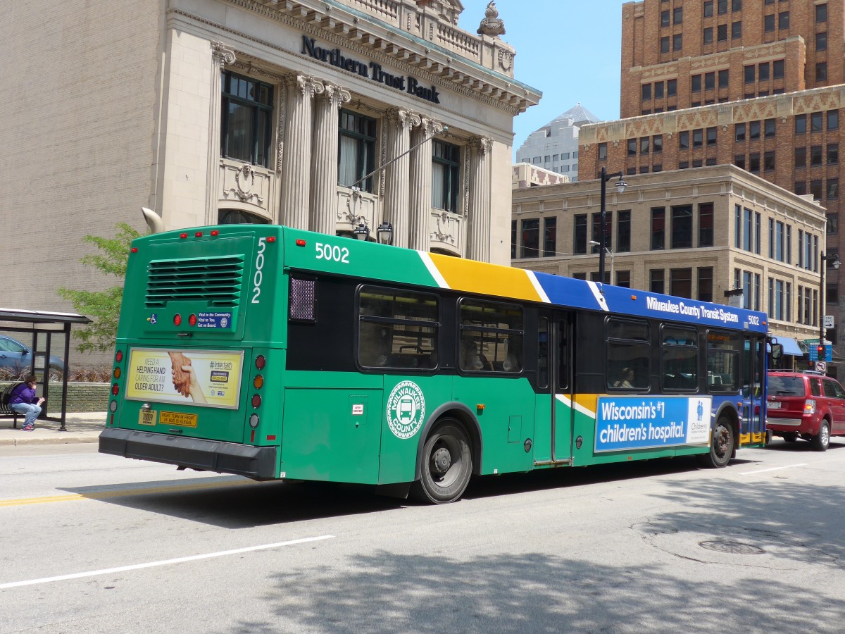 (153'010) - MCTS Milwaukee - Nr. 5002/70'009 - New Flyer am 17. Juli 2014 in Milwaukee