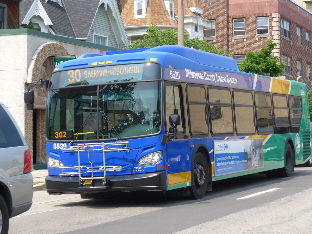 (153'071) - MCTS Milwaukee - Nr. 5520/87'380 - New Flyer am 17. Juli 2014 in Milwaukee