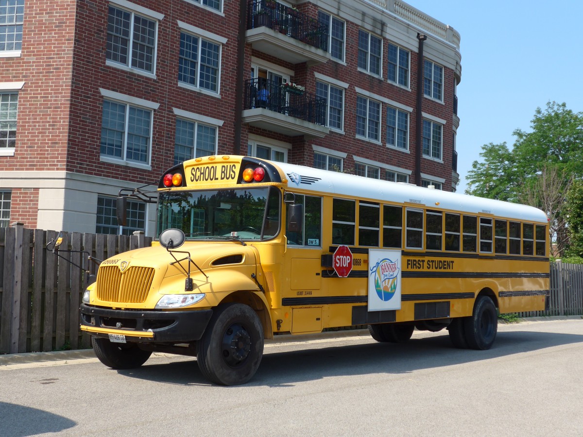 (153'264) - First Student, Cincinnati - Nr. 90'868/65'428 SB - International am 19. Juli 2014 in Highland Park