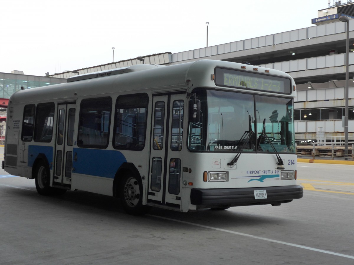 (153'276) - Delaware, Chicago - Nr. 214/142'908 H - ElDorado National am 19. Juli 2014 in Chicago, Airport O'Hare