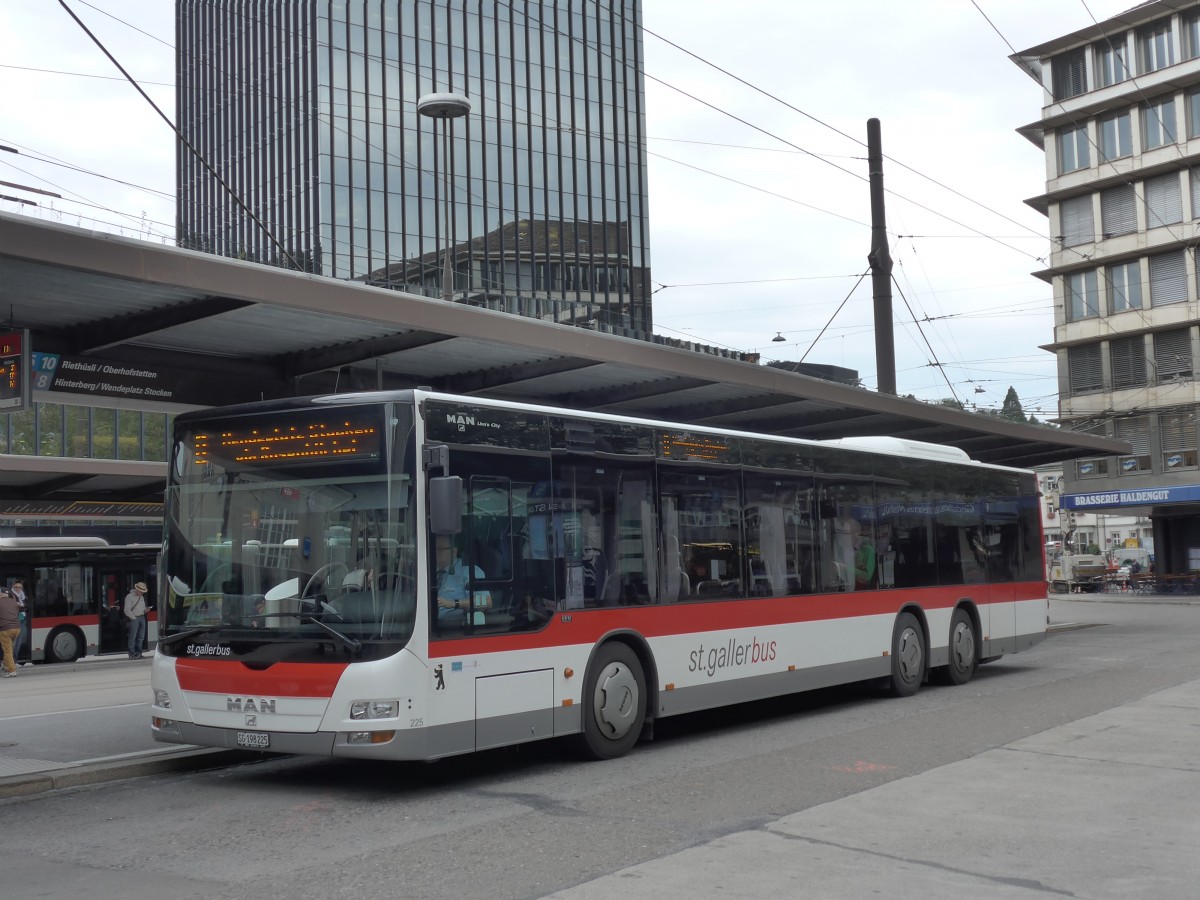 (154'157) - St. Gallerbus, St. Gallen - Nr. 225/SG 198'225 - MAN am 20. August 2014 beim Bahnhof St. Gallen