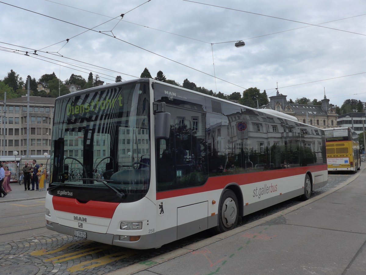 (154'163) - St. Gallerbus, St. Gallen - Nr. 258/SG 198'258 - MAN am 20. August 2014 beim Bahnhof St. Gallen