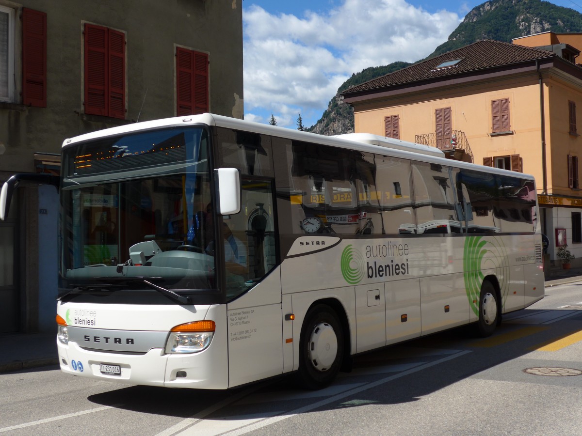 (154'819) - ABl Biasca - Nr. 16/TI 231'016 - Setra am 1. September 2014 beim Bahnhof Biasca