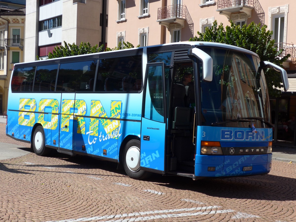 (155'157) - Born, Olten - Nr. 3/SO 124'091 - Setra am 13. September 2014 beim Bahnhof Bellinzona