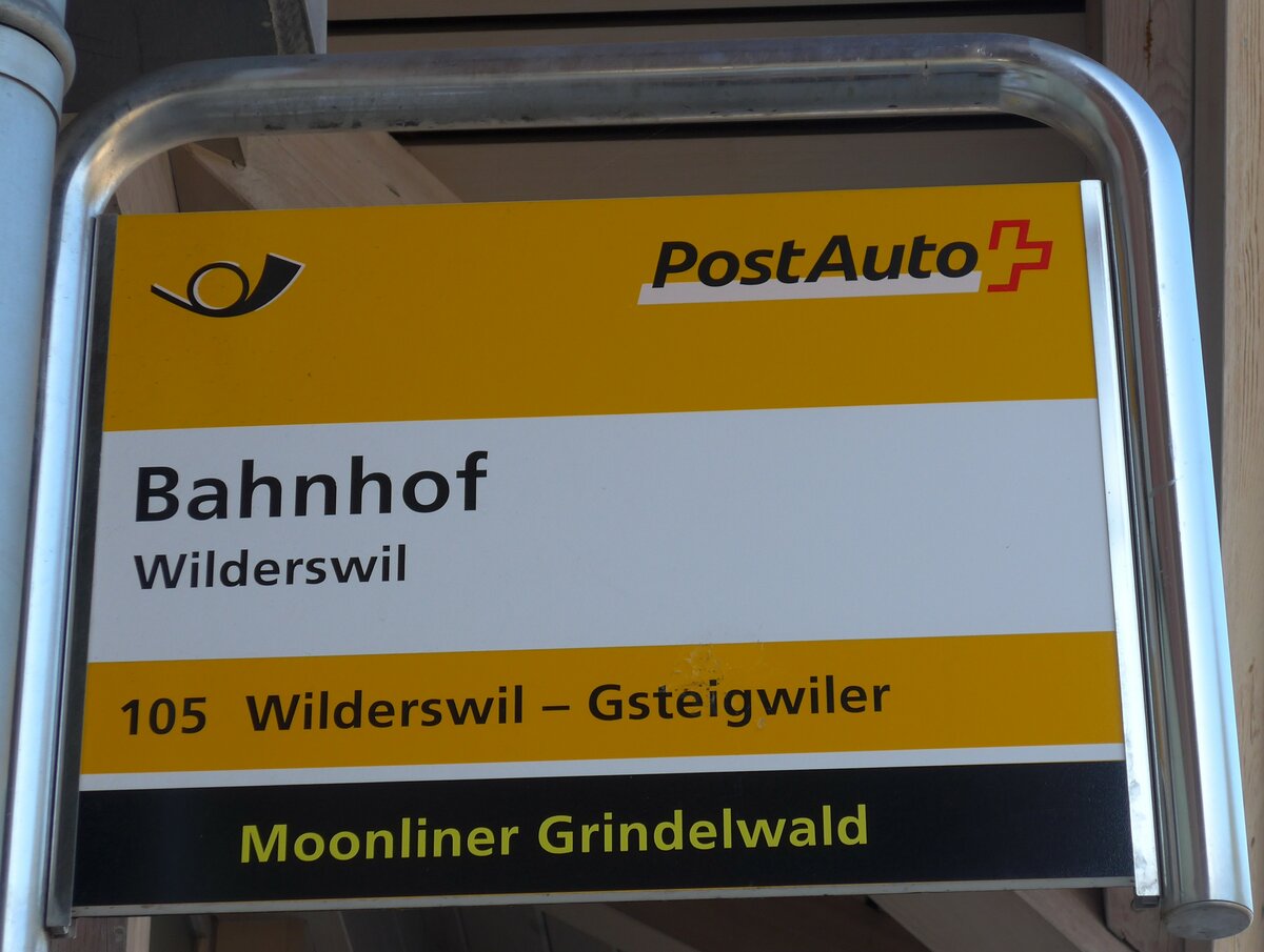 (155'344) - PostAuto-Haltestellenschild - Wilderswil, Bahnhof - am 23. September 2014