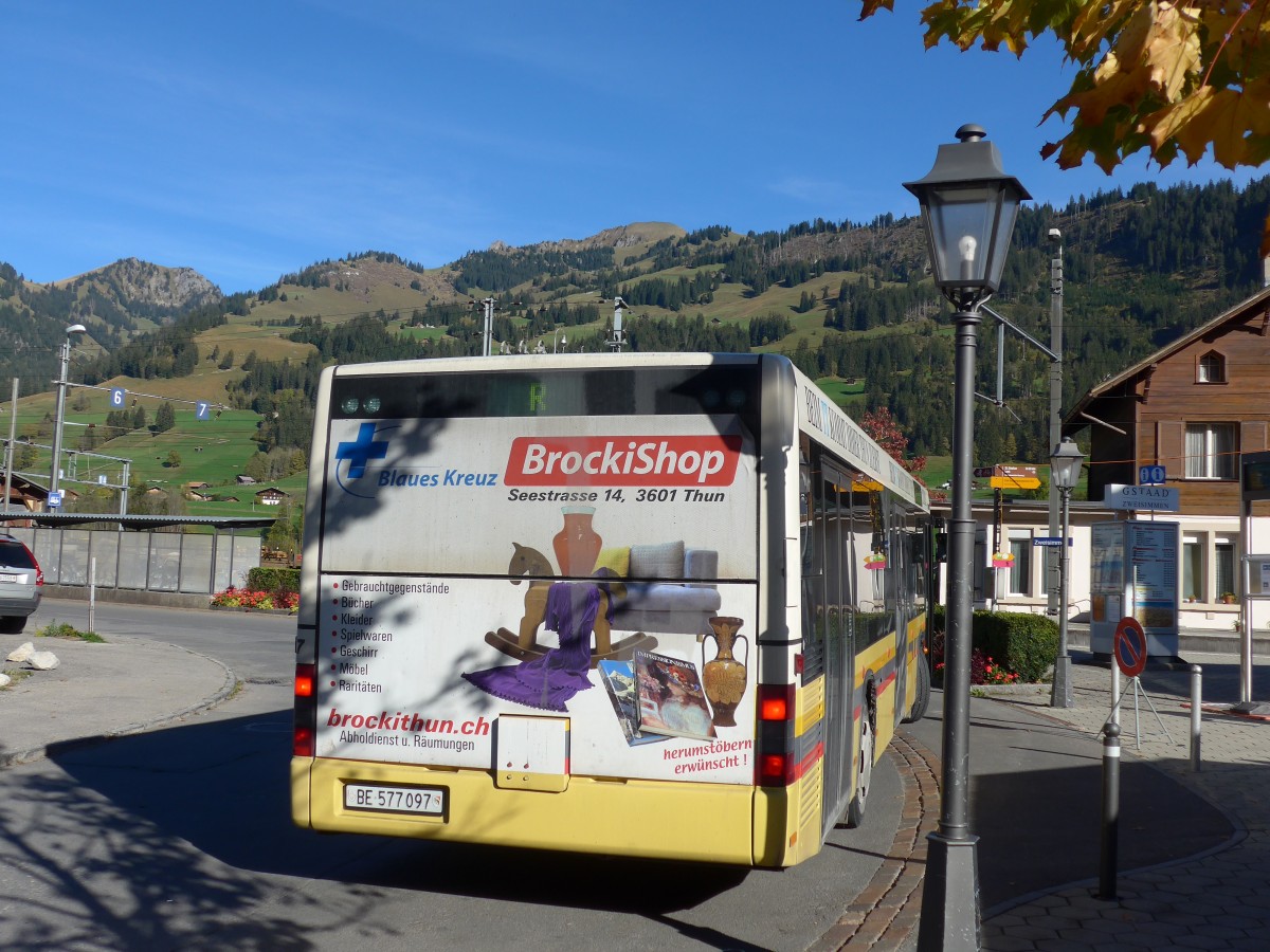 (155'854) - STI Thun - Nr. 97/BE 577'097 - MAN am 19. Oktober 2014 beim Bahnhof Zweisimmen