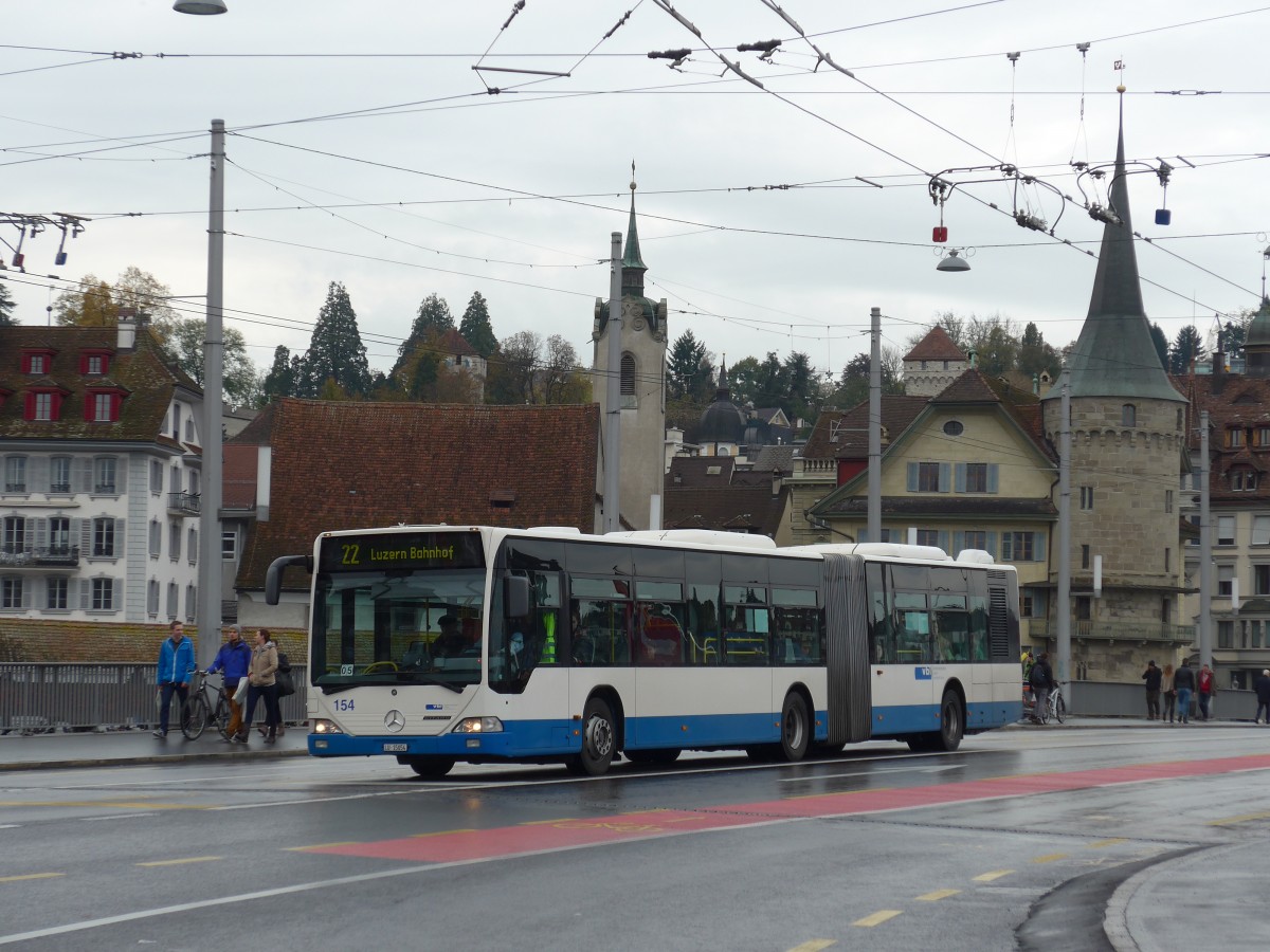 (156'029) - VBL Luzern - Nr. 154/LU 15'054 - Mercedes am 25. Oktober 2014 in Luzern, Bahnhofbrcke