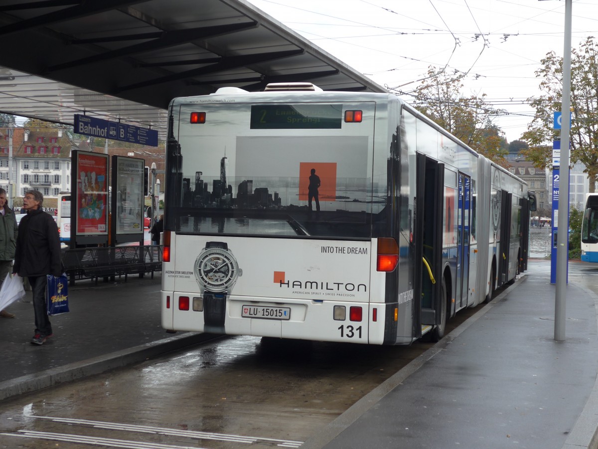 (156'076) - VBL Luzern - Nr. 131/LU 15'015 - Mercedes am 25. Oktober 2014 beim Bahnhof Luzern