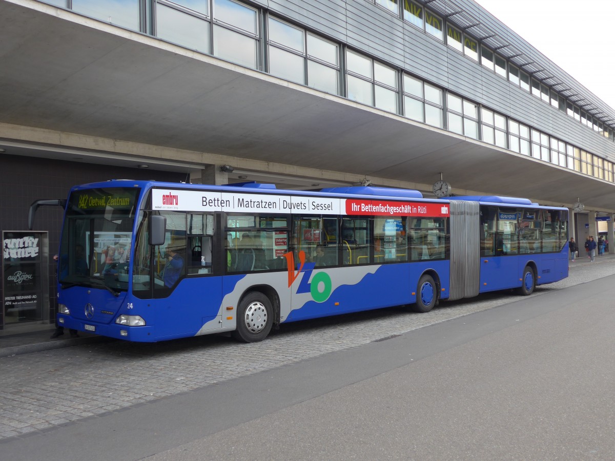 (156'244) - VZO Grningen - Nr. 24/ZH 207'424 - Mercedes am 28. Oktober 2014 beim Bahnhof Uster