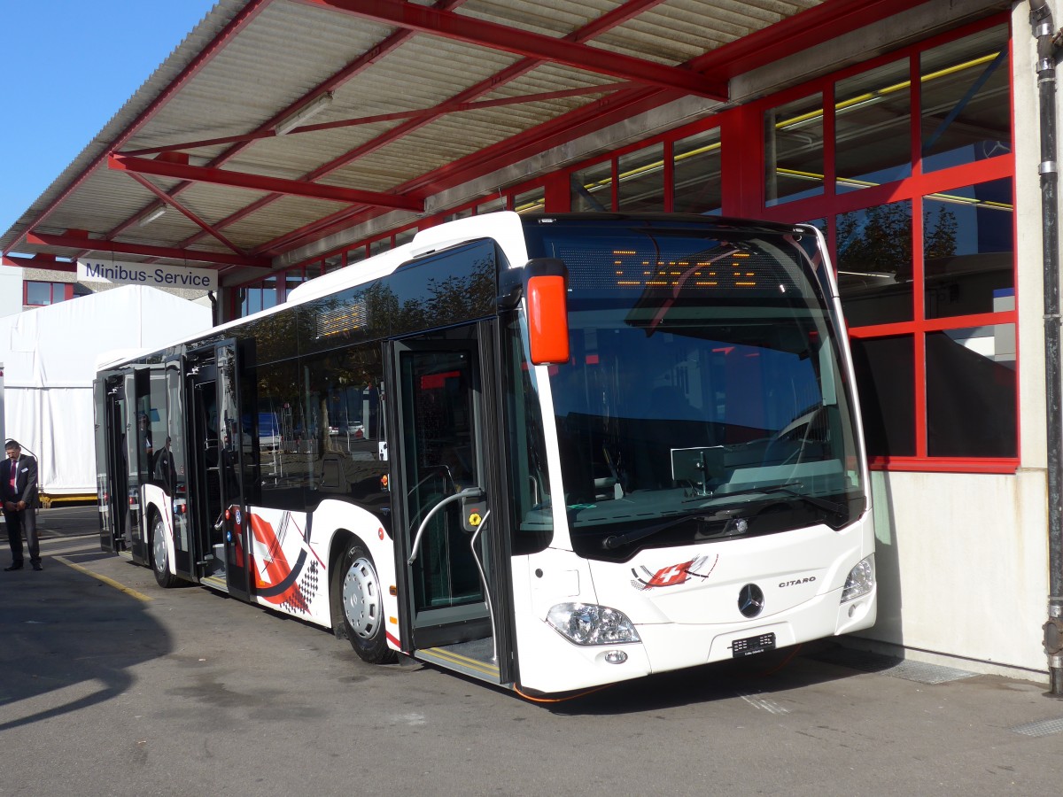 (156'438) - EvoBus, Kloten - Mercedes am 7. November 2014 in Kloten, EvoBus