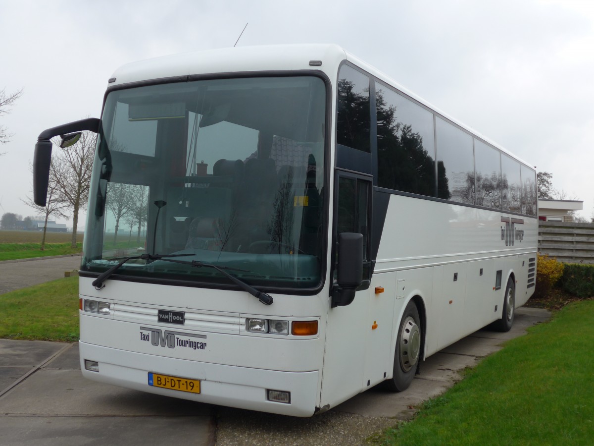 (156'710) - UVO, Uithuizermeeden - Nr.425/BJ-DT-19 - Van Hool am 18. November 2014 in Roodeschool