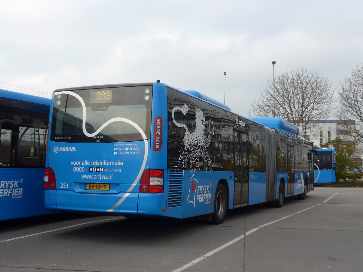 (156'756) - ARRIVA - Nr. 253/BV-HH-11 - MAN am 19. November 2014 beim Bahnhof Leeuwarden