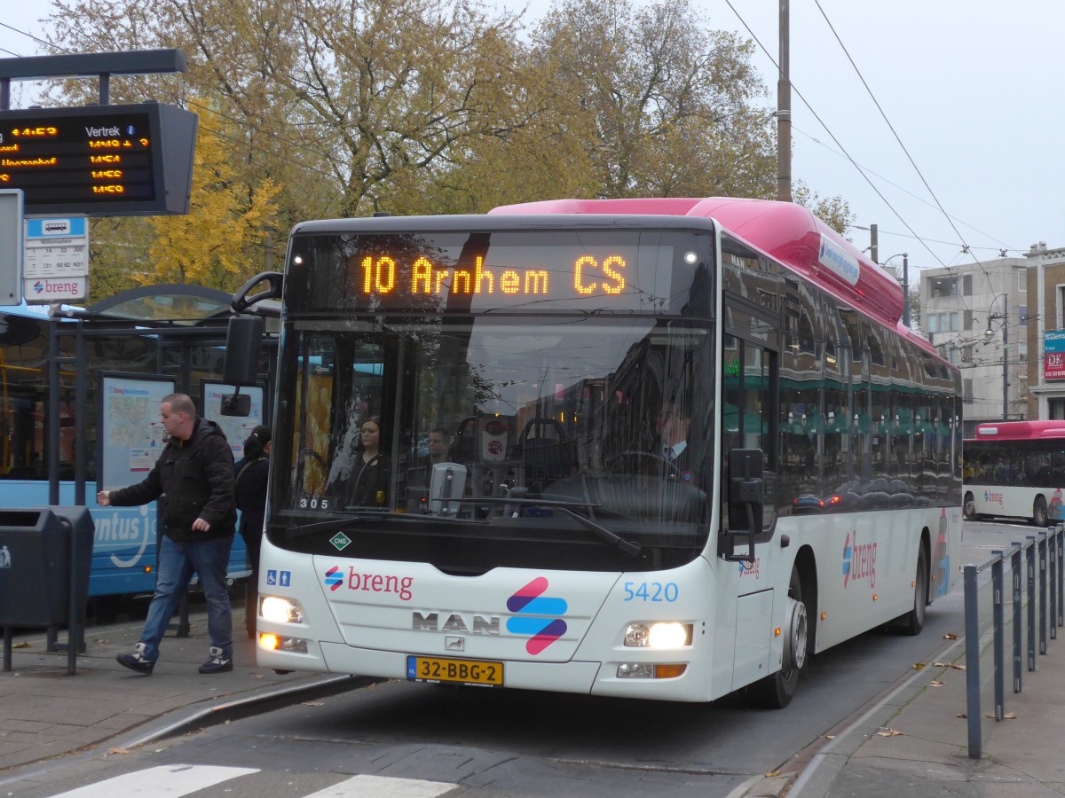 (157'059) - Breng, Ijsselmuiden - Nr. 5420/32-BBG-2 - MAN am 20. November 2014 in Arnhem, Willemsplein