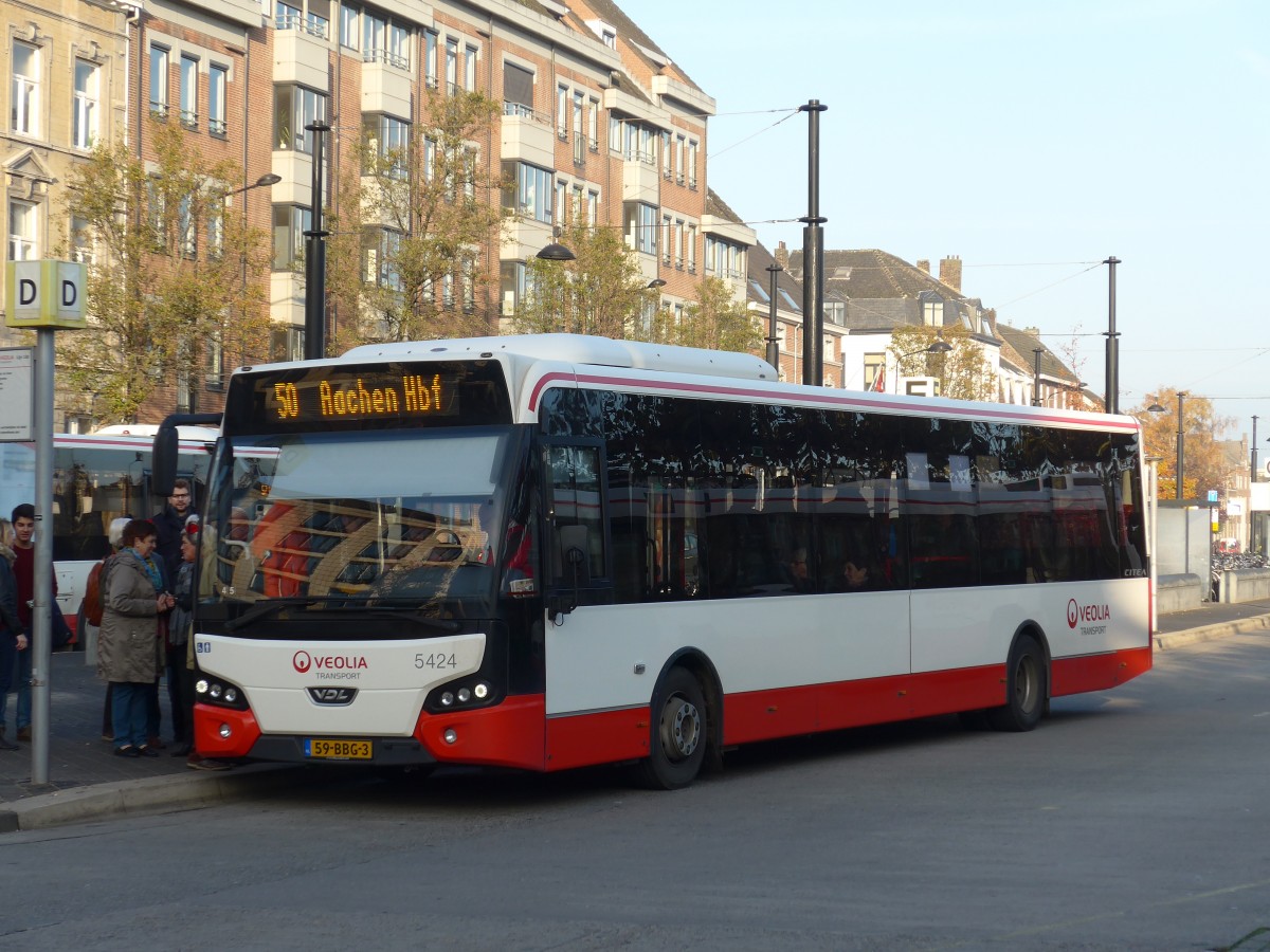 (157'130) - VEOLIA - Nr. 5424/59-BBG-3 - VDL am 21. November 2014 beim Bahnhof Maastricht