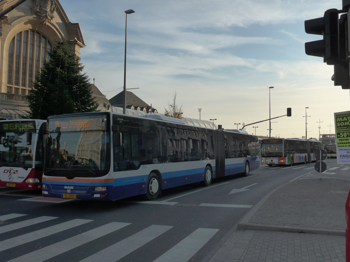 (157'364) - Ross, Allerborn - SL 3251 - MAN am 22. November 2014 beim Bahnhof Luxemburg