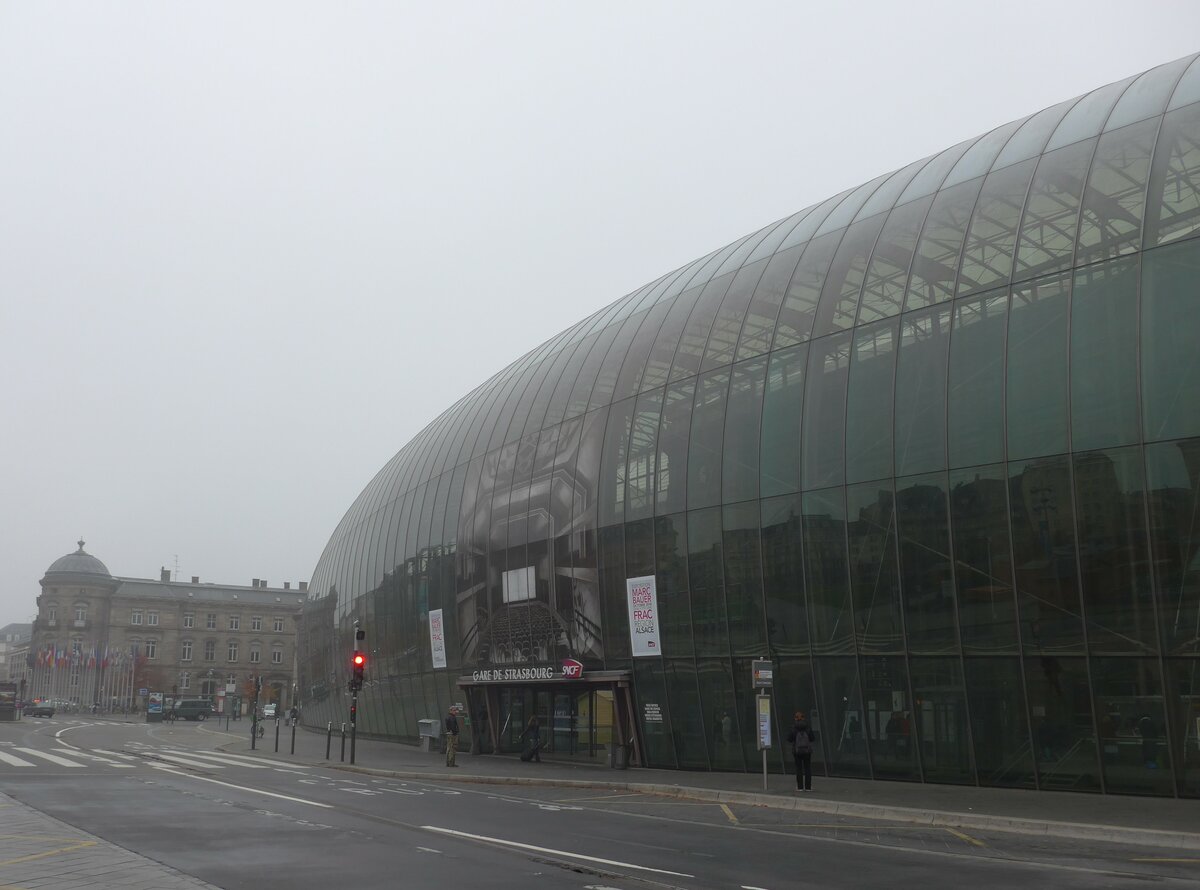 (157'450) - CTS-Haltestellen am 23. November 2014 beim Bahnhof Strasbourg