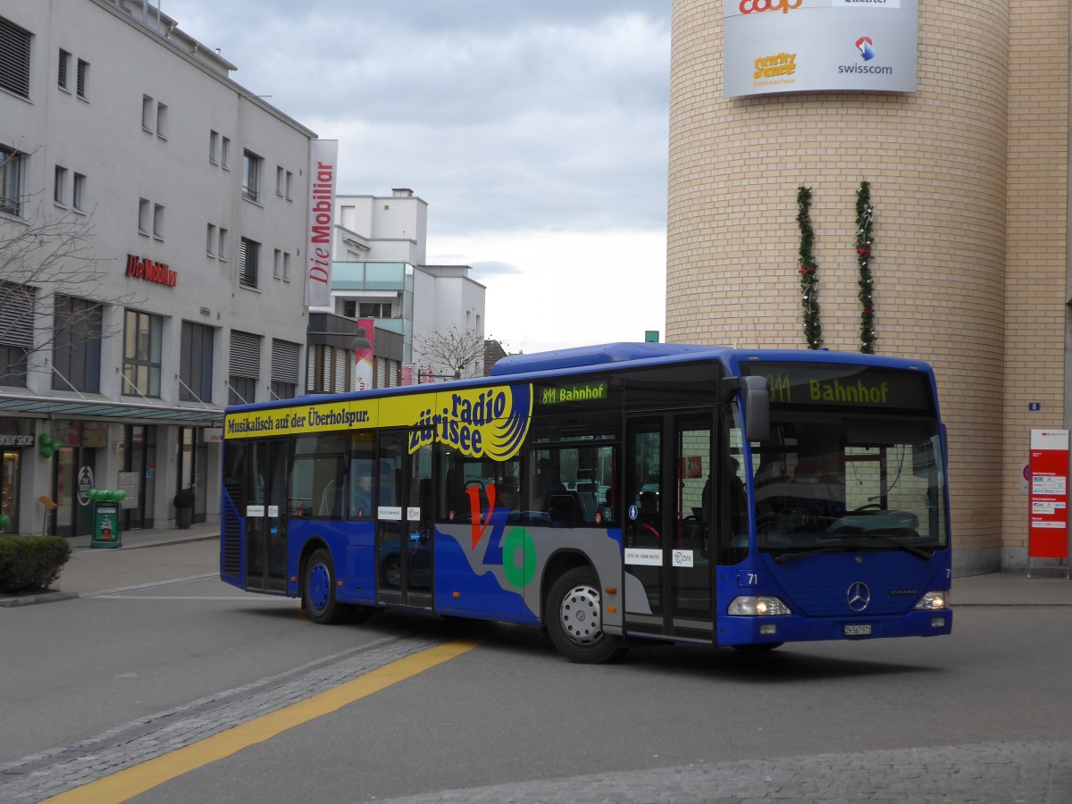 (157'765) - VZO Grningen - Nr. 71/ZH 567'971 - Mercedes am 14. Dezember 2014 beim Bahnhof Uster