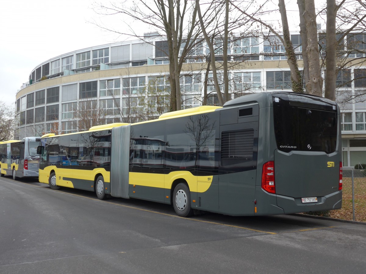 (157'829) - STI Thun - Nr. 165/BE 752'165 - Mercedes am 16. Dezember 2014 bei der Schifflndte Thun