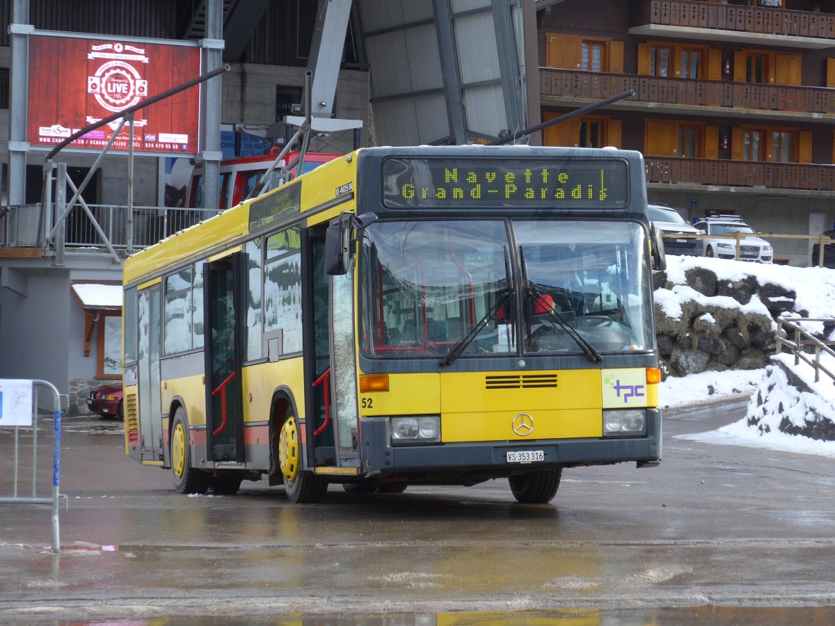 (158'134) - TPC Aigle - Nr. 52/VS 353'316 - Mercedes (ex AAGL Liestal Nr. 52) am 2. Januar 2015 beim Bahnhof Champry