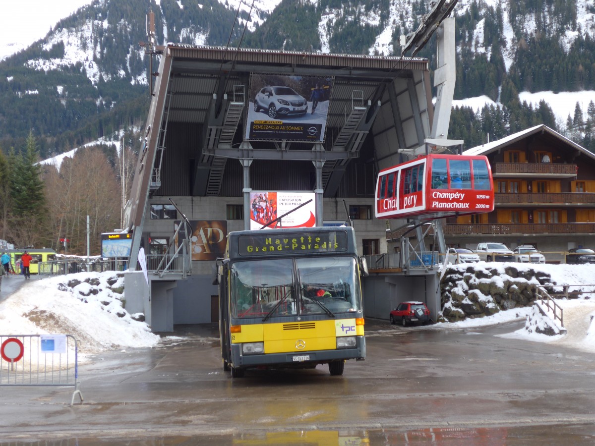 (158'135) - TPC Aigle - Nr. 52/VS 353'316 - Mercedes (ex AAGL Liestal Nr. 52) am 2. Januar 2015 beim Bahnhof Champry