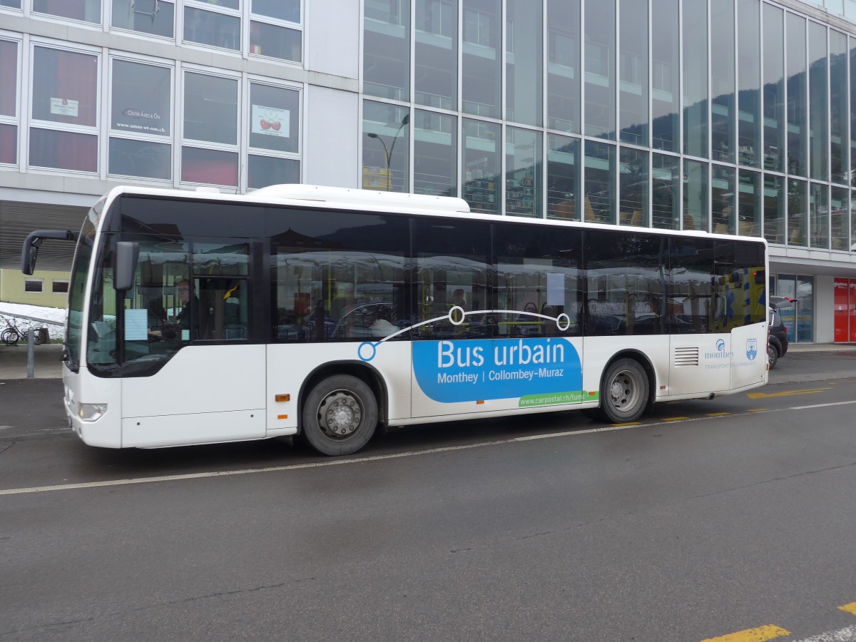 (158'144) - TPC Aigle - VS 383'834 - Mercedes am 2. Januar 2015 beim Bahnhof Monthey-Ville