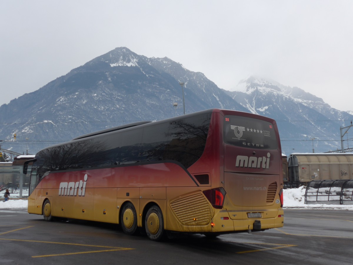 (158'176) - Marti, Kallnach - Nr. 3/BE 572'203 - Setra am 2. Januar 2015 beim Bahnhof Martigny