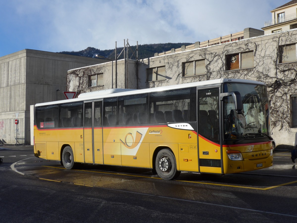 (158'210) - TSAR, Sierre - VS 162'366 - Setra am 4. Januar 2015 beim Bahnhof Sierre