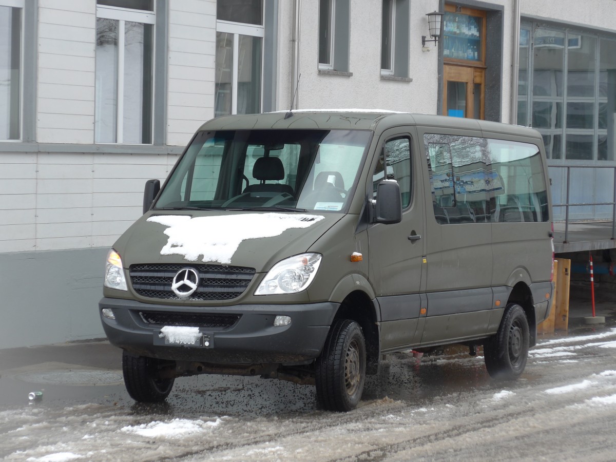 (158'313) - Schweizer Armee - M+49'008 - Mercedes am 11. Januar 2015 in Adelboden, Mineralquelle