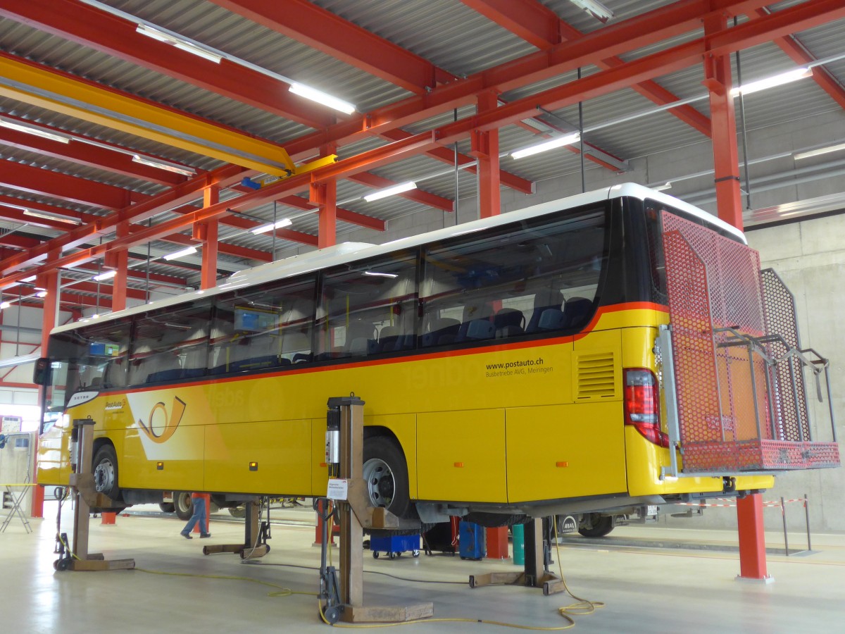 (158'478) - AVG Meiringen - Nr. 73/BE 171'453 - Setra am 24. Januar 2015 in Frutigen, Garage AFA