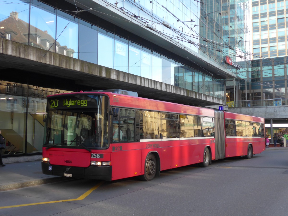 (159'059) - Bernmobil, Bern - Nr. 256/BE 572'256 - Volvo/Hess am 9. Mrz 2015 beim Bahnhof Bern