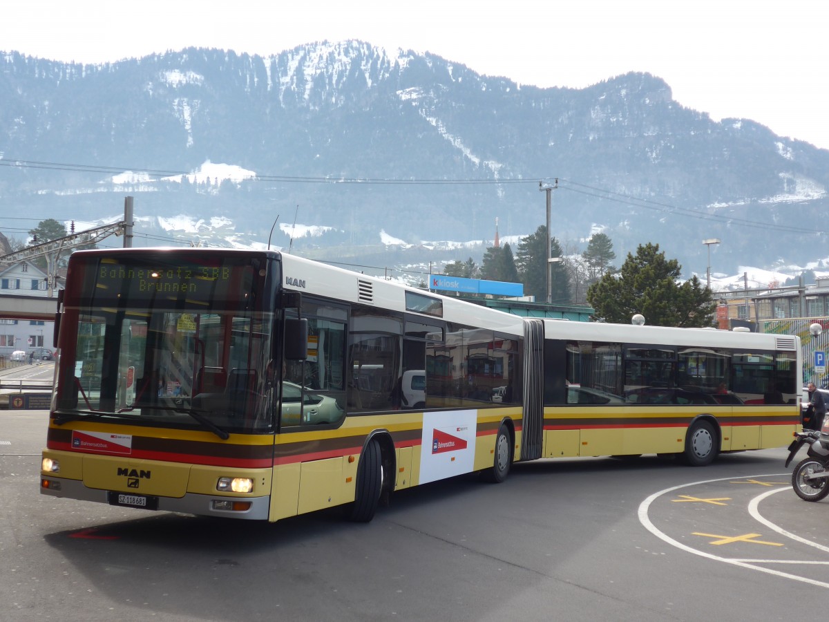 (159'254) - AAGS Schwyz - Nr. 81/SZ 118'681 - MAN (ex STI Thun Nr. 90) am 17. Mrz 2015 beim Bahnhof Arth-Goldau