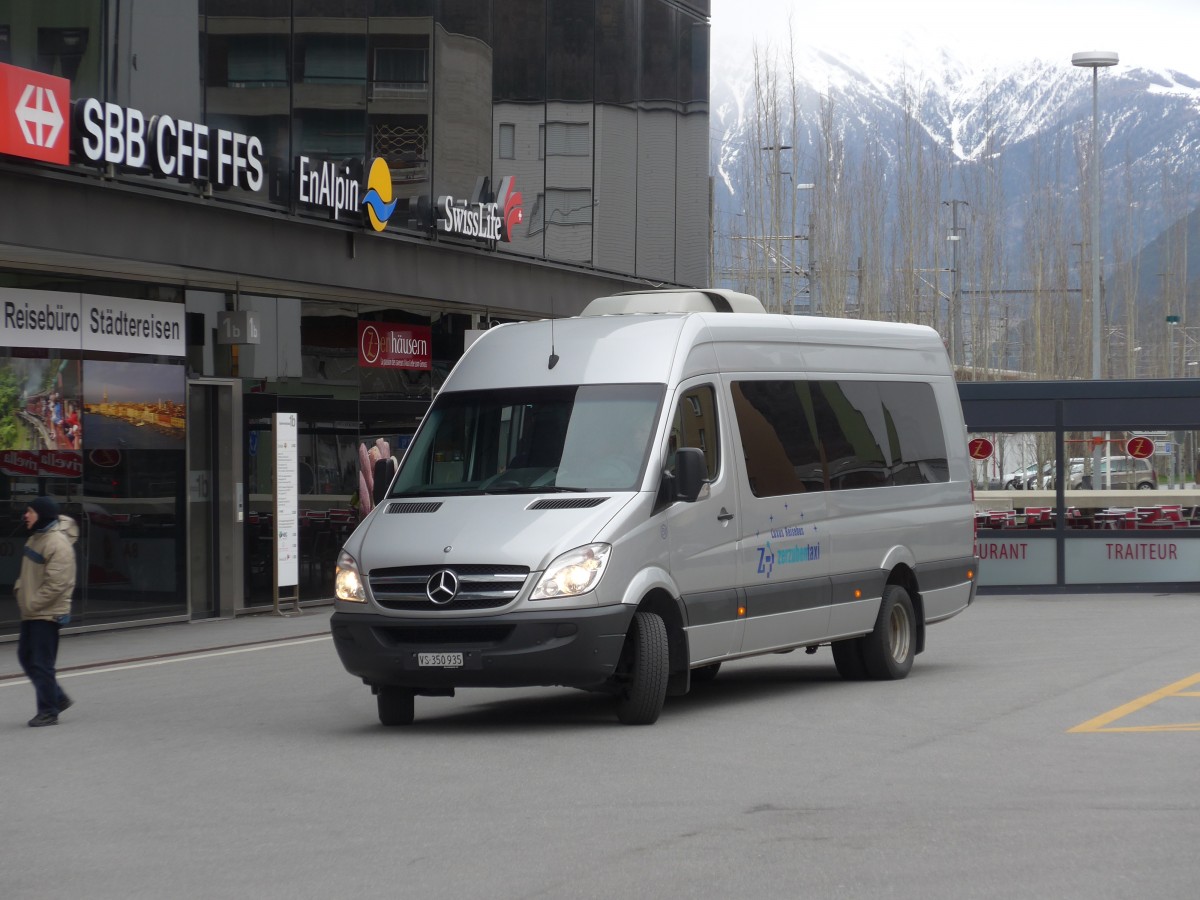 (159'620) - Zerzuben, Visp - Nr. 51/VS 350'935 - Mercedes am 2. April 2015 beim Bahnhof Visp