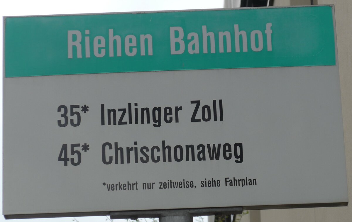 (159'689) - BVB-Haltestellenschild - Riehen, Bahnhof - am 11. April 2015