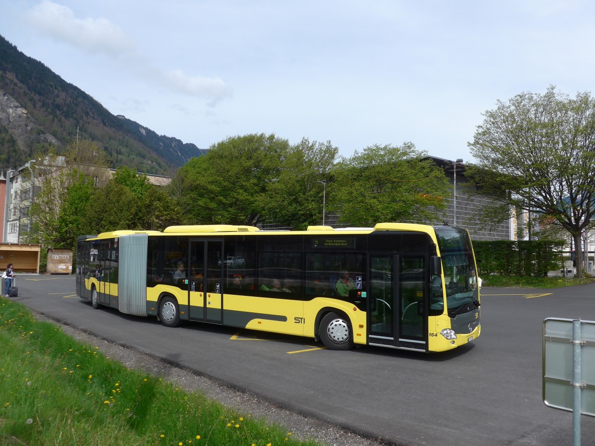 (160'122) - STI Thun - Nr. 164/BE 752'164 - Mercedes am 26. April 2015 beim Bahnhof Interlaken West