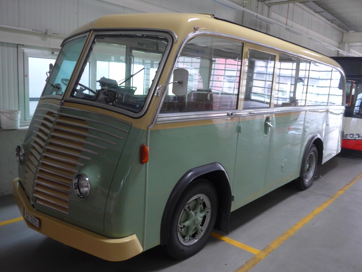 (160'693) - AAGS Schwyz - Nr. 1/SZ 5171 - Saurer/Geser (ex Nr. 9; ex Nr. 17; ex Nr. 9; ex Nr. 1) am 22. Mai 2015 in Ibach, Busdepot