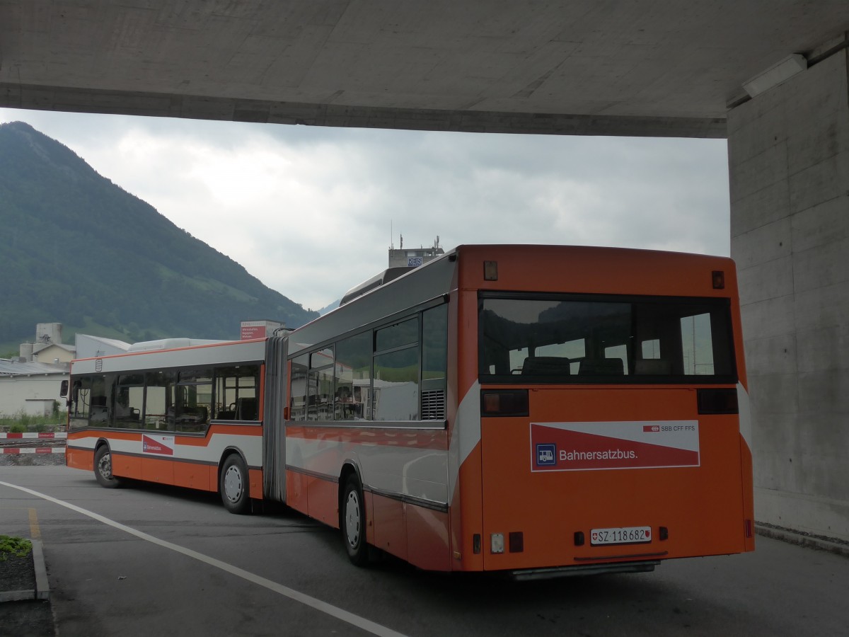 (160'715) - AAGS Schwyz - Nr. 82/SZ 118'682 - MAN (ex BOGG Wangen b.O. Nr. 45; ex SOO Olten Nr. 45) am 22. Mai 2015 beim Bahnhof Brunnen