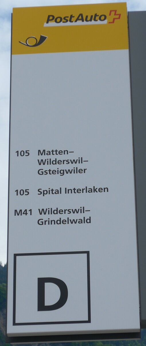 (160'981) - PostAuto-Haltestellenschild - Interlaken, Westbahnhof - am 25. Mai 2015