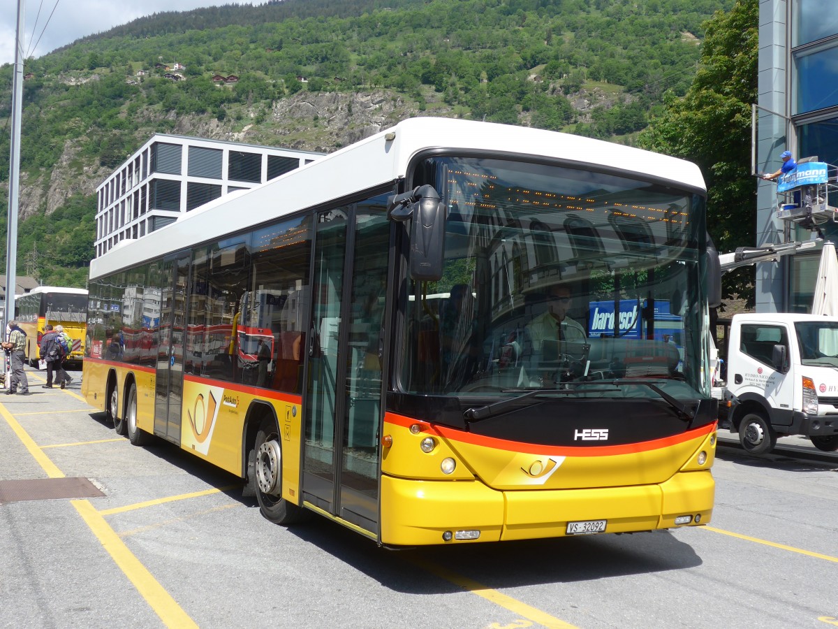 (161'103) - PostAuto Wallis - VS 32'092 - Scania/Hess (ex In Albon, Visp) am 27. Mai 2015 beim Bahnhof Brig