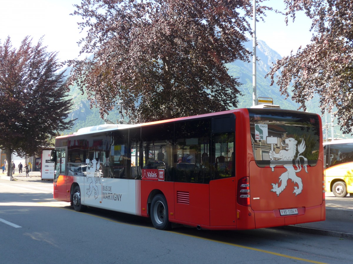 (161'224) - TMR Martigny - Nr. 121/VS 1104 - Mercedes am 27. Mai 2015 beim Bahnhof Martigny